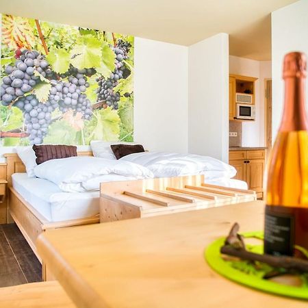 Gaestehaus Weingut Politschek Bad Friedrichshall Exteriér fotografie