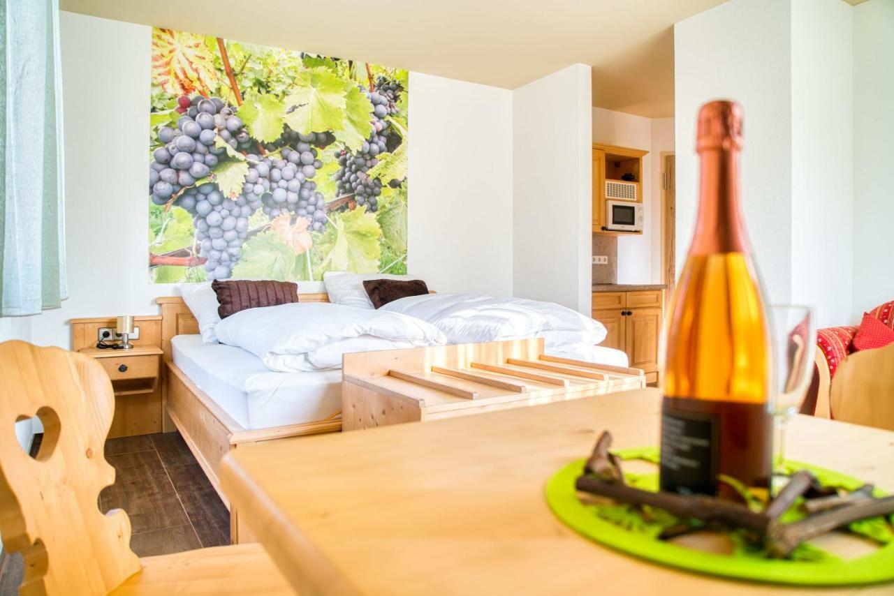Gaestehaus Weingut Politschek Bad Friedrichshall Exteriér fotografie